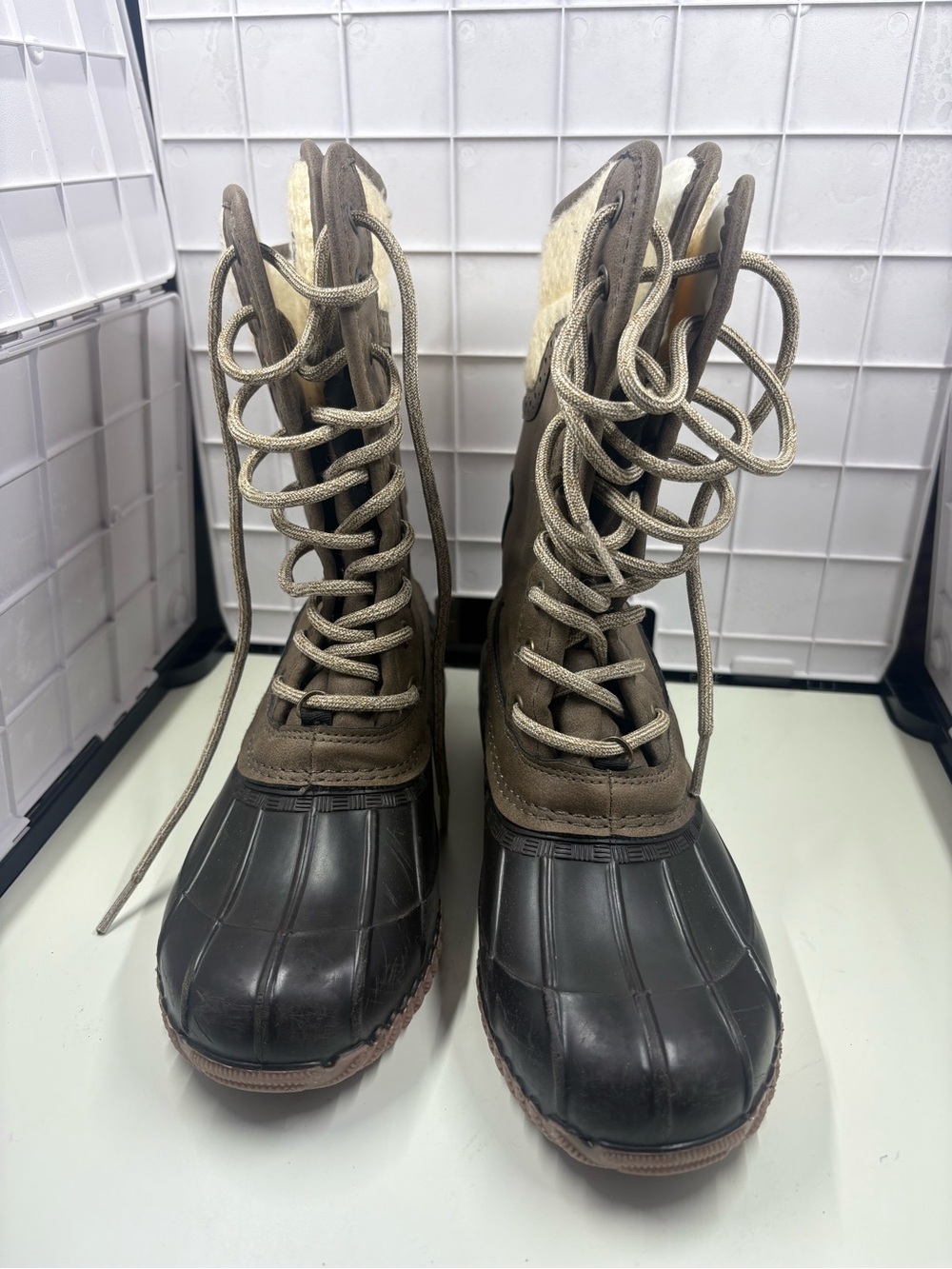 Magellan Women's Magellan Outdoor Tall Lined Duckbill Laceup Shoes 7 WaterProof
